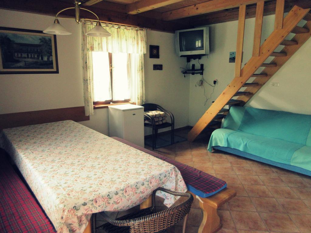Auberge de jeunesse Kamp Rut à Kobarid Extérieur photo